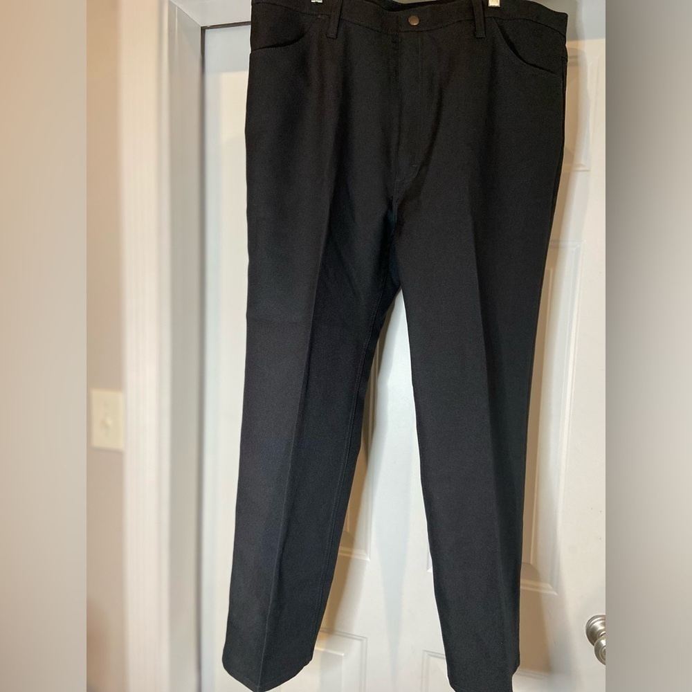 Wrangler~NWOT~Men’s~Black~Boot Cut~Dress Pant~Zipper/Button Closure~Size 42 X 30